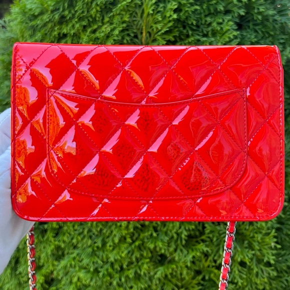 Authentic Chanel red patent calfskin leather Wallet on Chain - Picture 8 of 17